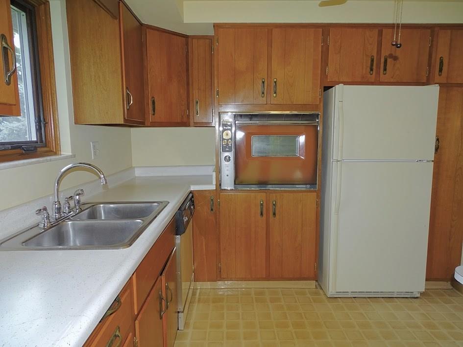 127 Longvue Drive West Mifflin, PA 15122 - Photo 9 of 24