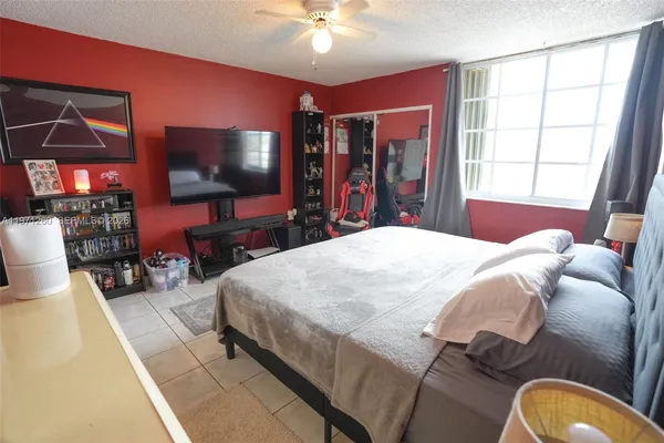 $320,000 | 1159 West 40th Street, Unit 16, Hialeah, FL 33012