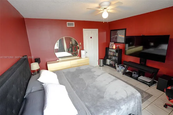 $320,000 | 1159 West 40th Street, Unit 16, Hialeah, FL 33012