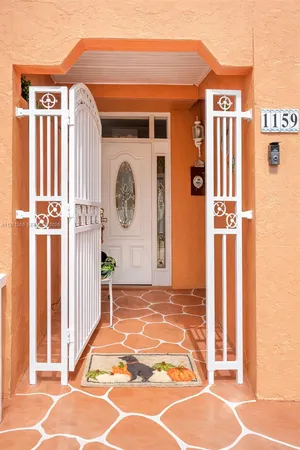 $320,000 | 1159 West 40th Street, Unit 16, Hialeah, FL 33012