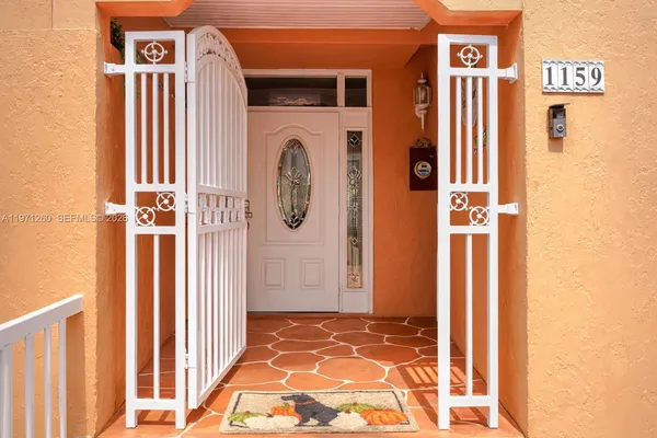 $320,000 | 1159 West 40th Street, Unit 16, Hialeah, FL 33012