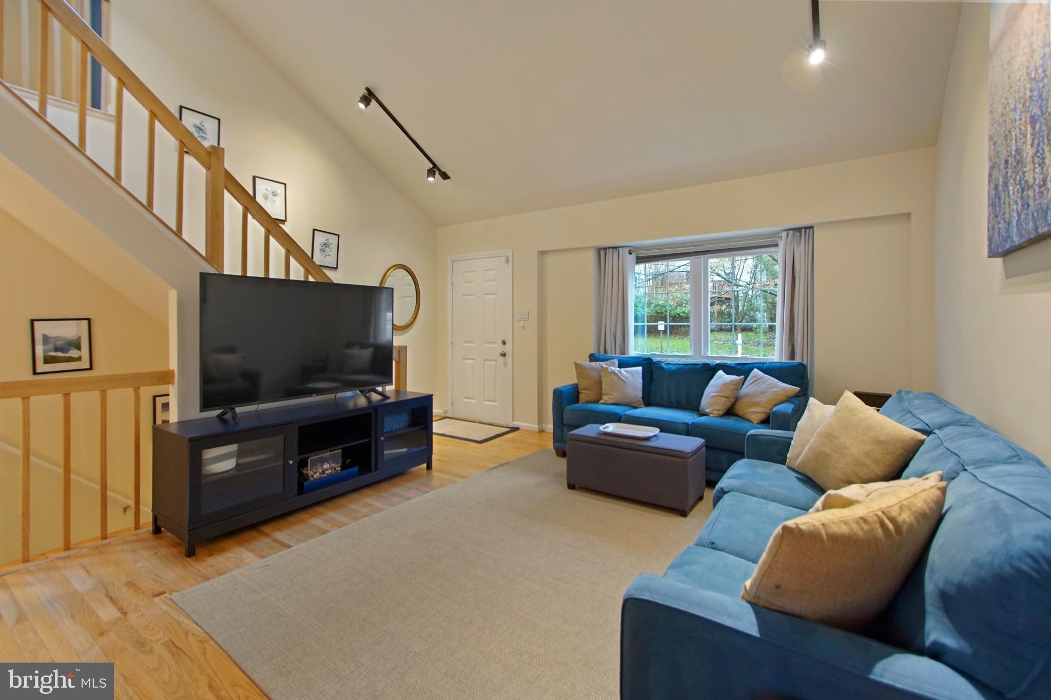 1653 Hugo Circle Silver Spring, MD 20906 - Photo 2 of 38 Gallery Image 2
