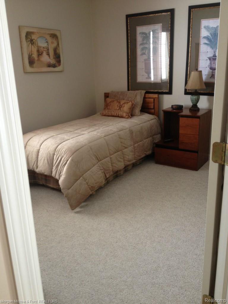 3217 Mann Road Waterford, MI 48329 - Photo 27 of 32 28 Bedroom 2.jpg