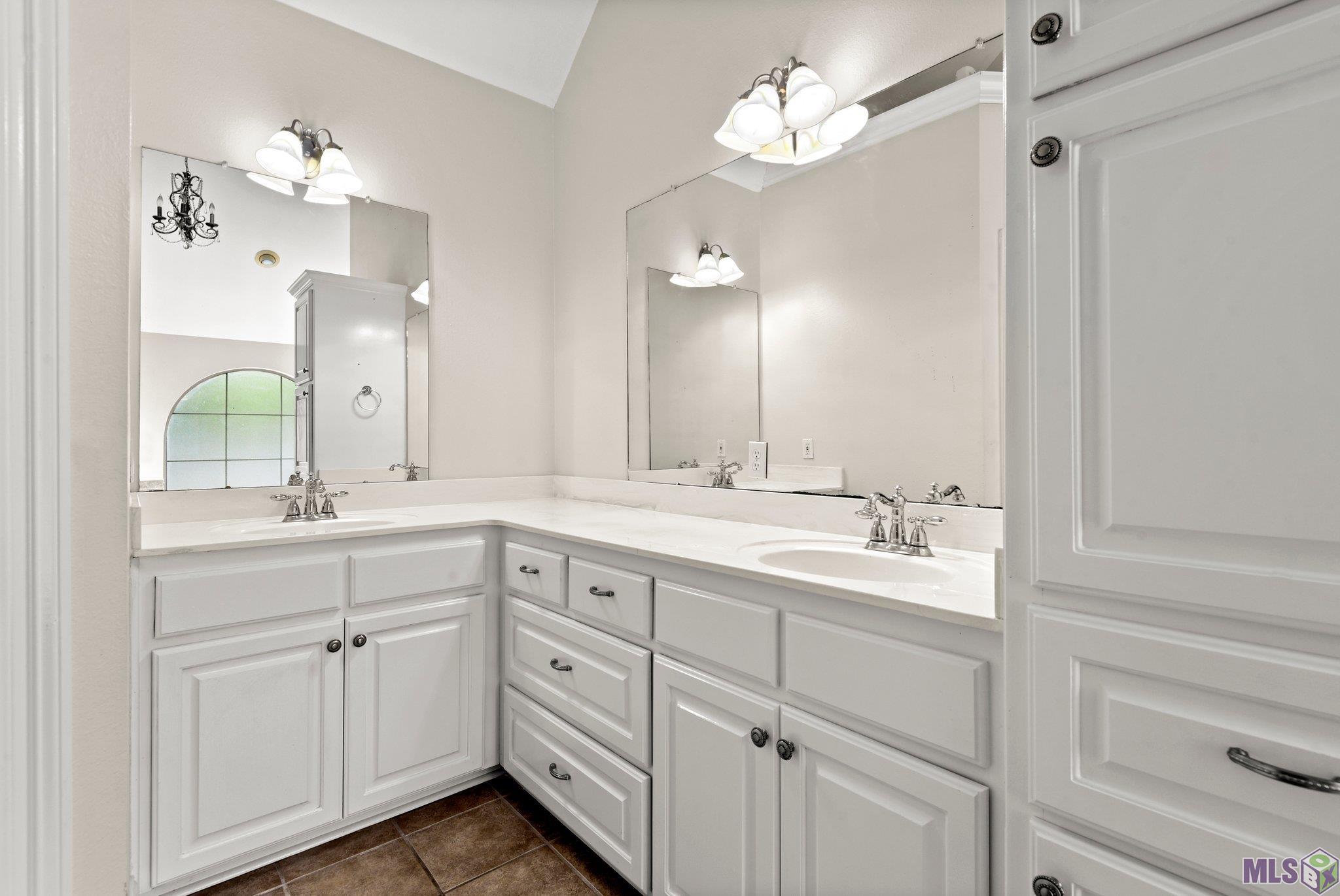 1153 Cornerstone Drive Baton Rouge, LA 70810 - Photo 15 of 22 Master Bath