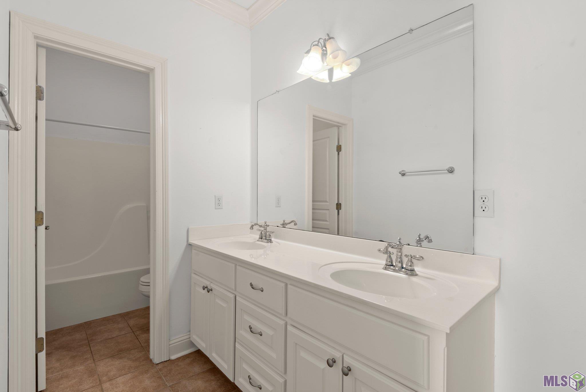 1153 Cornerstone Drive Baton Rouge, LA 70810 - Photo 19 of 22 Guest Bathroom