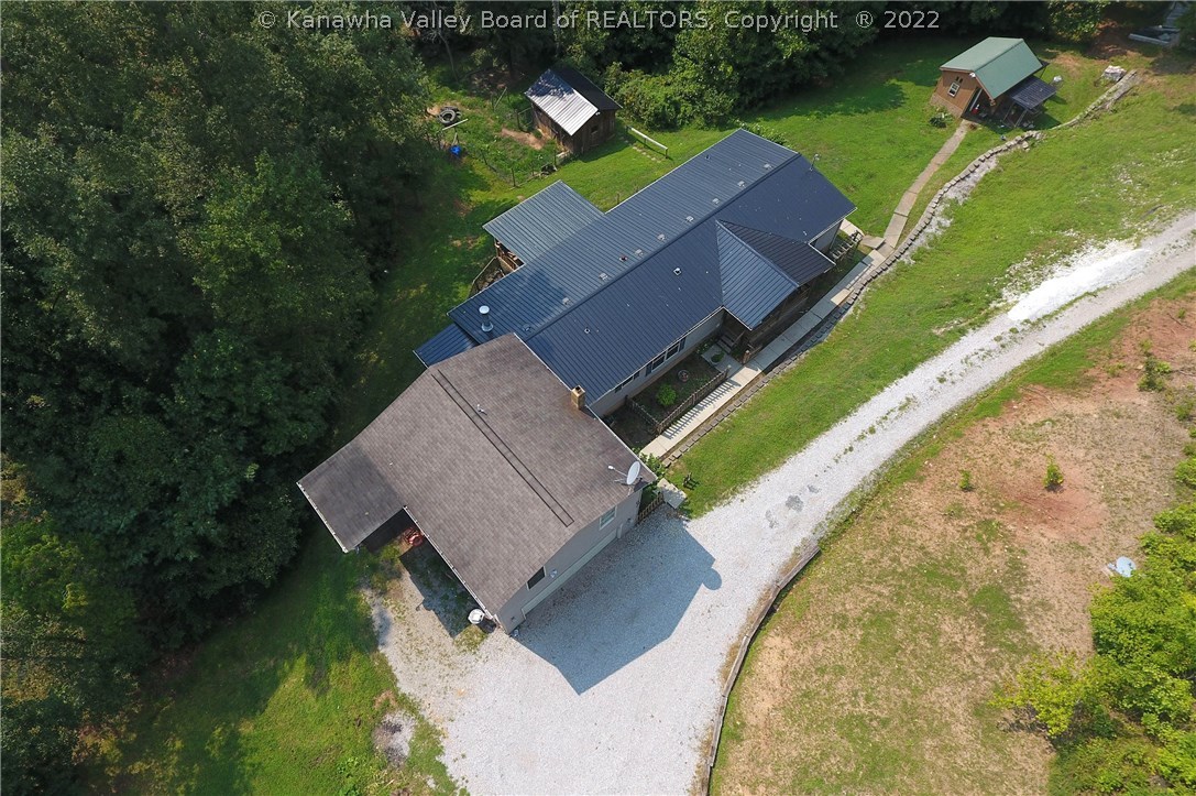 20353 Derricks Creek Road Charleston, WV 25320 - Photo 4 of 41 Gallery Image 4