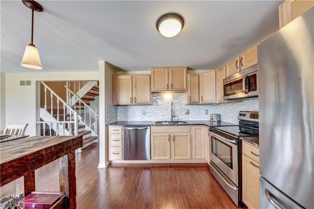403 Countryside Drive McKees Rocks, PA 15136 - Photo 12 of 21