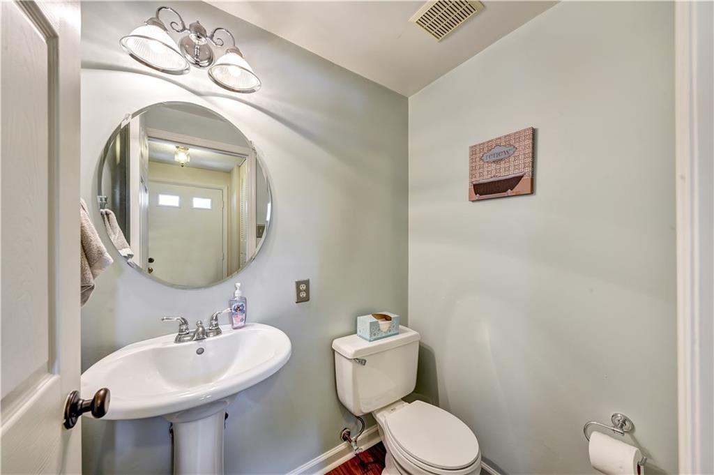 403 Countryside Drive McKees Rocks, PA 15136 - Photo 6 of 21