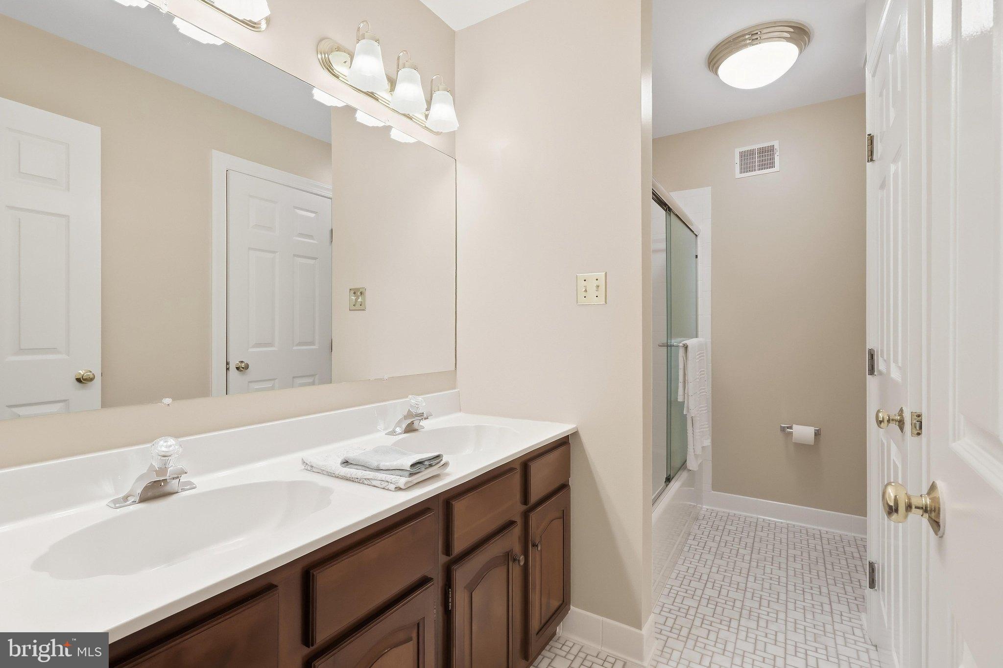 6700 Clifton Road Clifton, VA 20124 - Photo 58 of 125 Upper Level Hall Full Bath