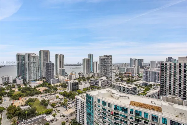 $18,000 | 3301 Northeast 1st Avenue, Unit PH2, Miami, FL 33137