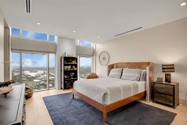$18,000 | 3301 Northeast 1st Avenue, Unit PH2, Miami, FL 33137