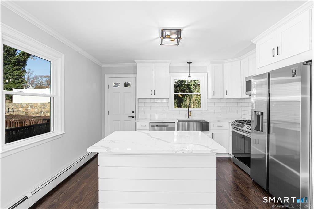 78 Rena Place Fairfield, CT 06825 - Photo 7 of 28