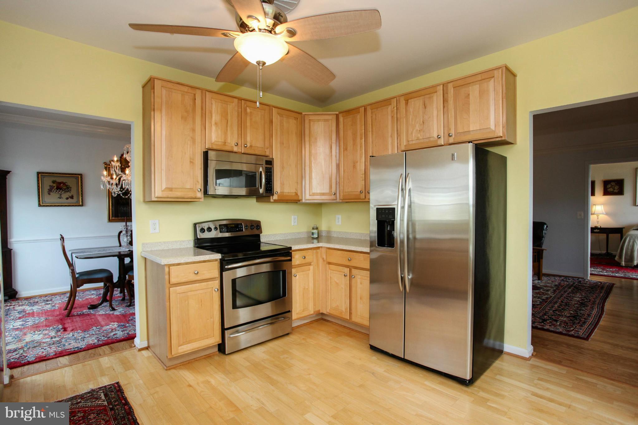 7325 Brookview Road, Unit 406 Elkridge, MD 21075 - Photo 11 of 25 Kitchen with stainless appliances