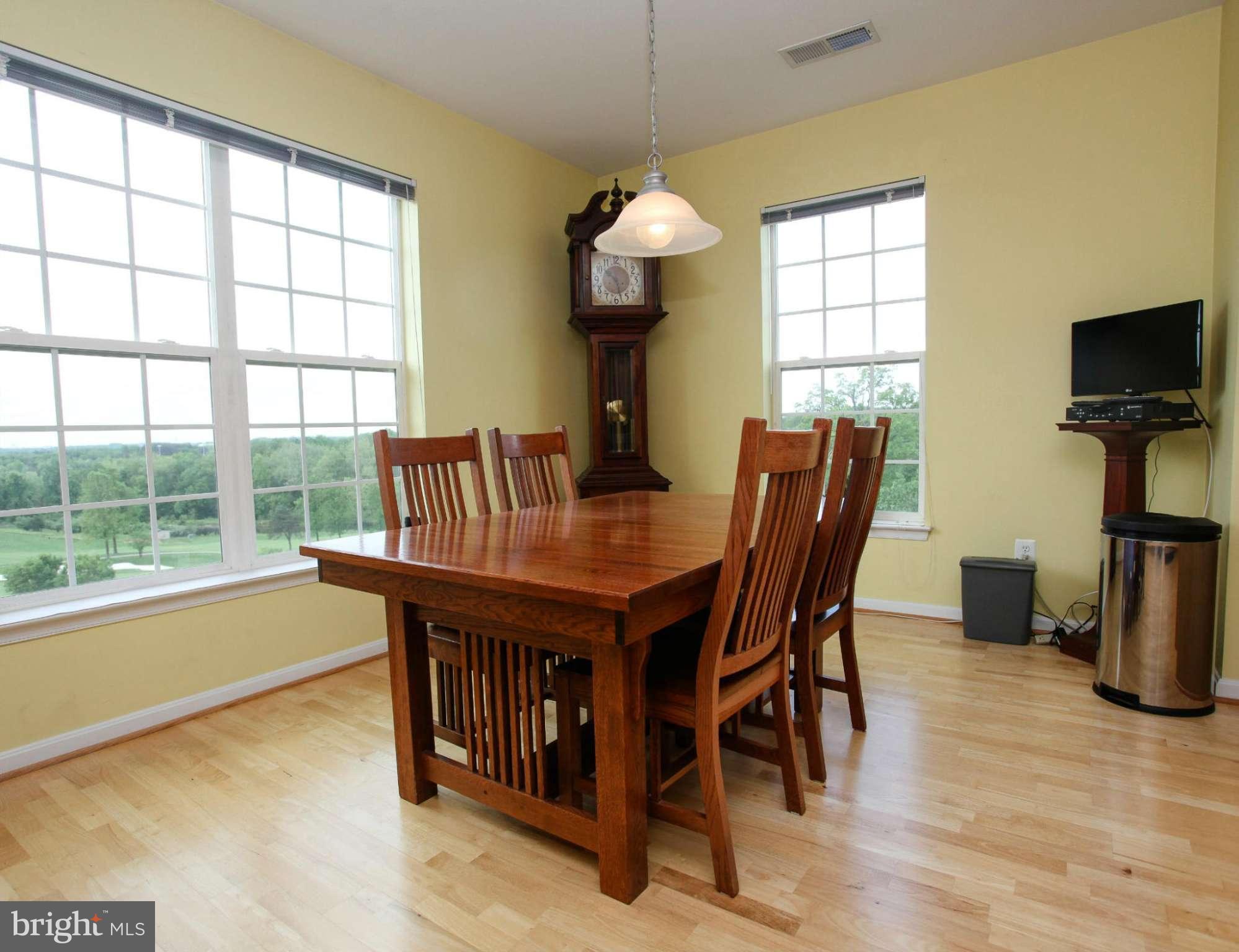 7325 Brookview Road, Unit 406 Elkridge, MD 21075 - Photo 12 of 25 Large eat-in kitchen