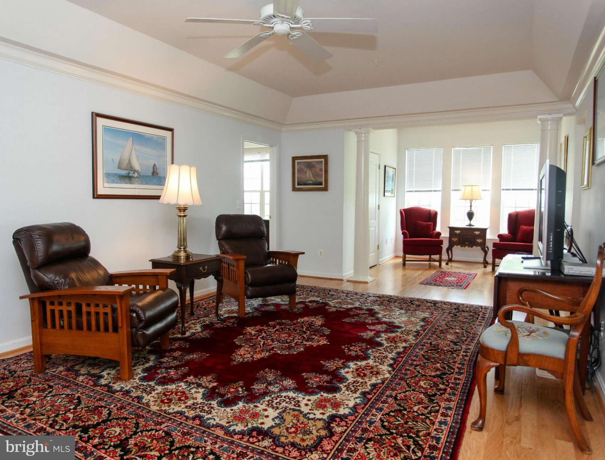 7325 Brookview Road, Unit 406 Elkridge, MD 21075 - Photo 4 of 25 Living Room