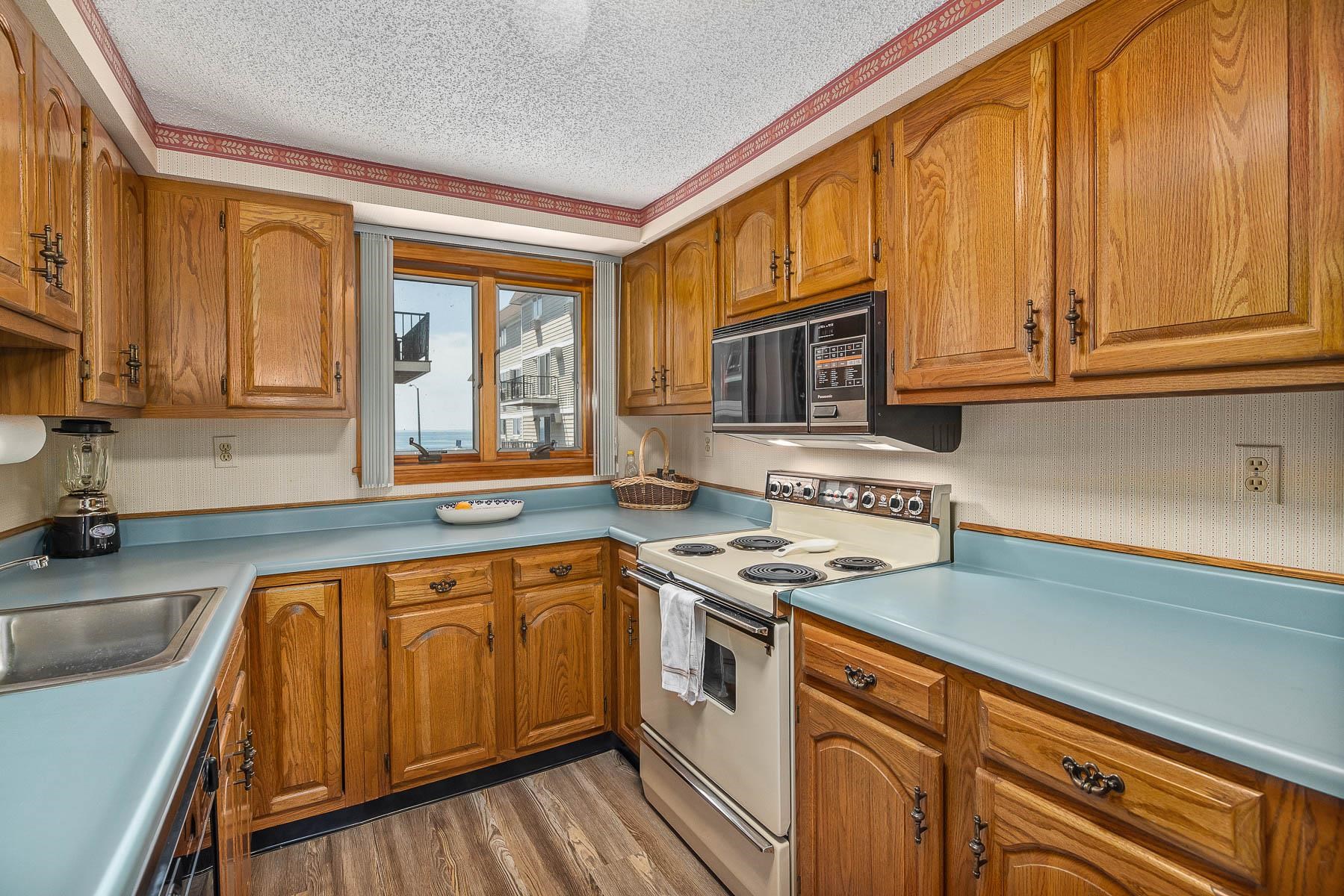 407 Ocean Boulevard, Unit A4 Hampton, NH 03842 - Photo 9 of 37