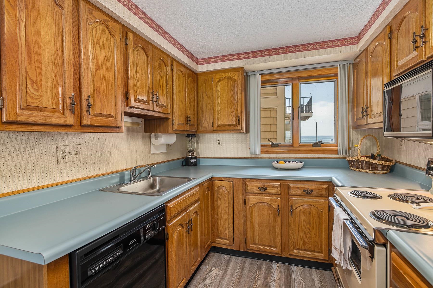 407 Ocean Boulevard, Unit A4 Hampton, NH 03842 - Photo 10 of 37