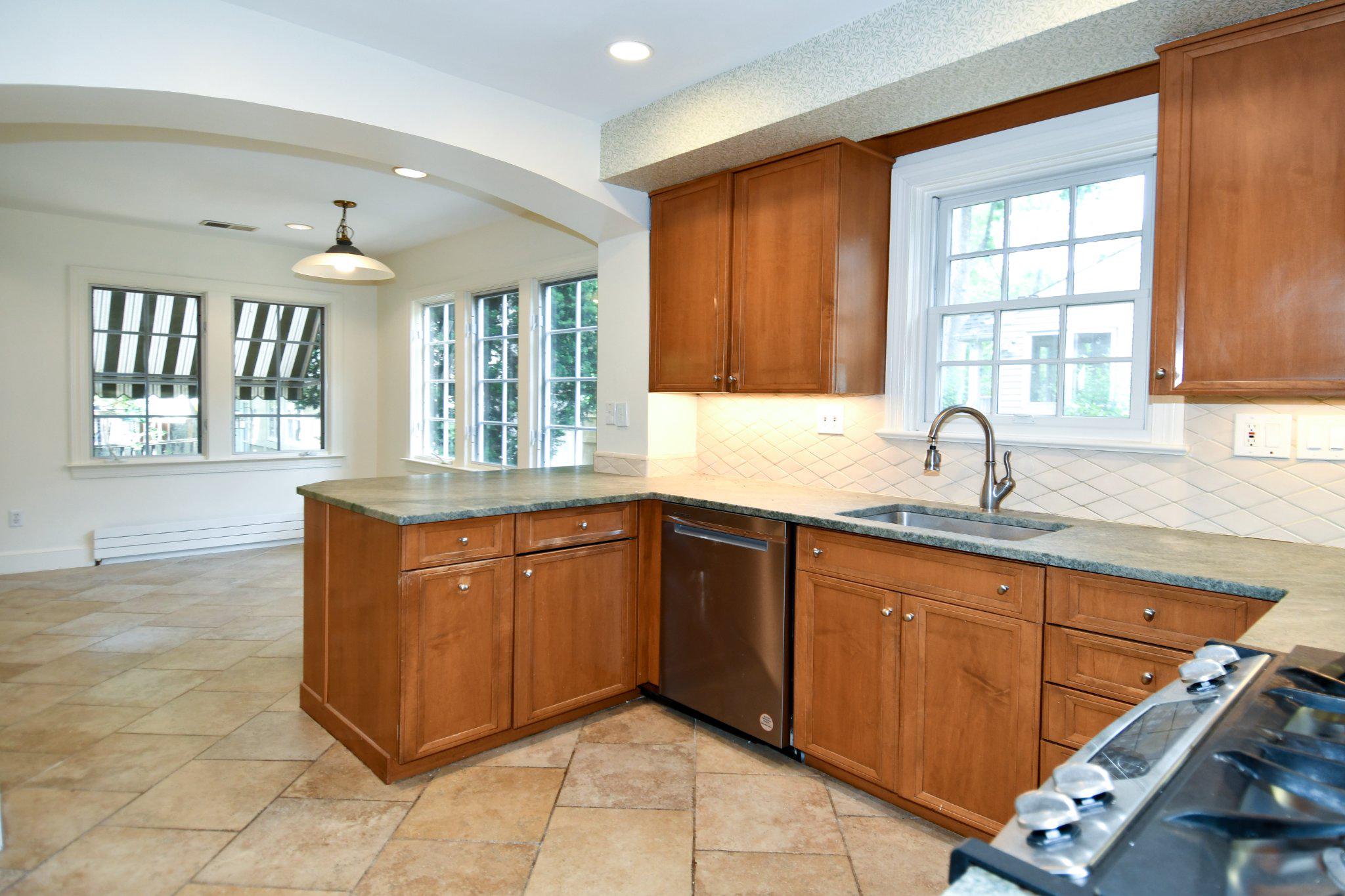 2608 Fordham Road Alexandria, VA 22302 - Photo 14 of 46 Inviting kitchen and family room