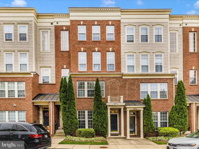 $350,000 | 1813 Wheyfield Drive, Unit 10A, Frederick, MD 21701