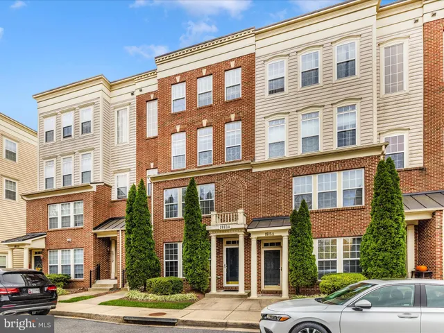 $350,000 | 1813 Wheyfield Drive, Unit 10A, Frederick, MD 21701