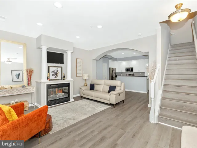 $350,000 | 1813 Wheyfield Drive, Unit 10A, Frederick, MD 21701