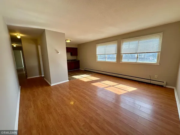 $1,339 | 1566 North Woodbridge Street, St. Paul, MN 55117