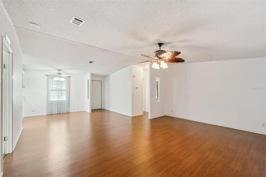 42 Maplehurst Avenue DeBary, FL 32713 - Photo 5 of 21