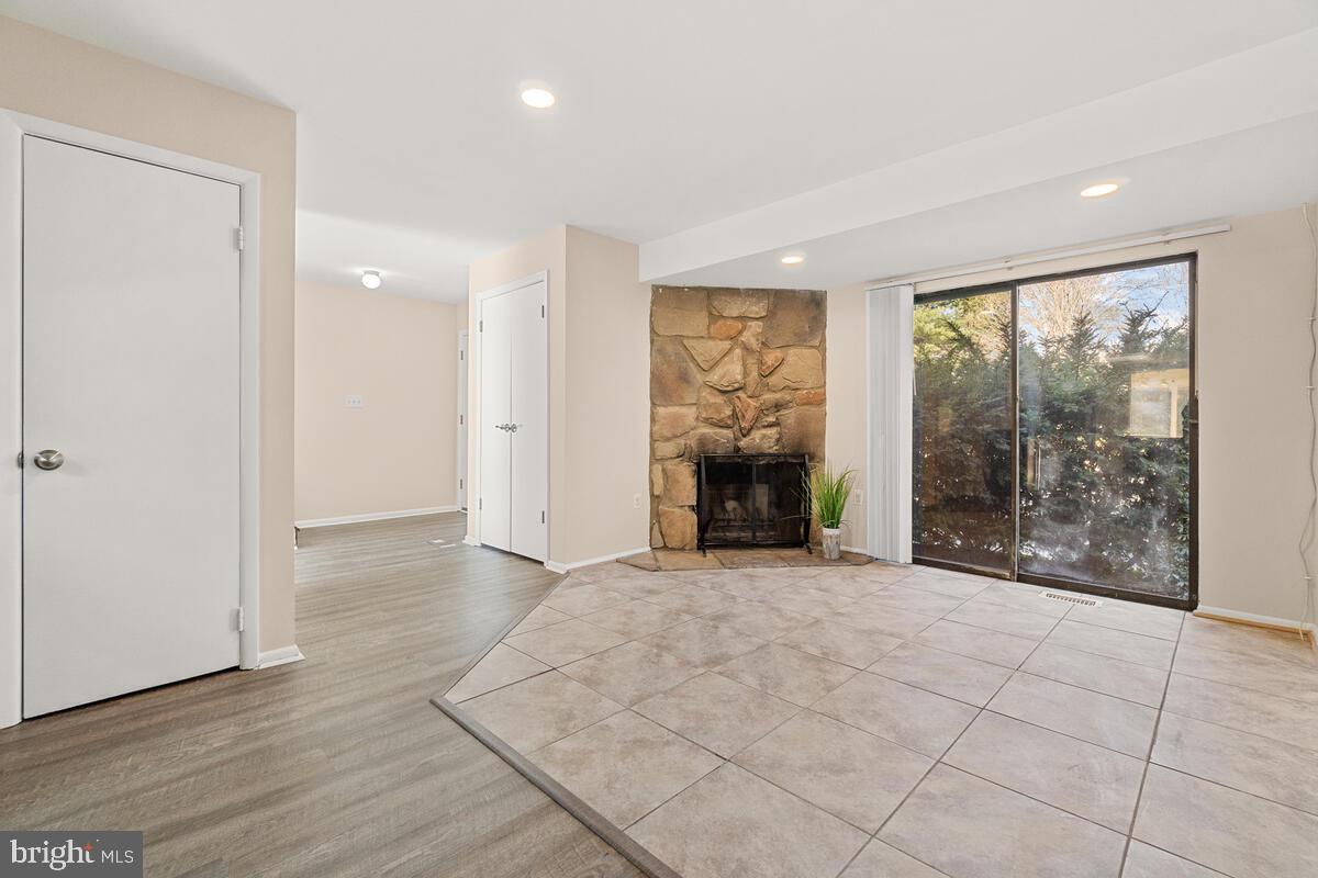 5689 Vantage Point Road Columbia, MD 21044 - Photo 11 of 41 Breakfast room, wood burning fireplace