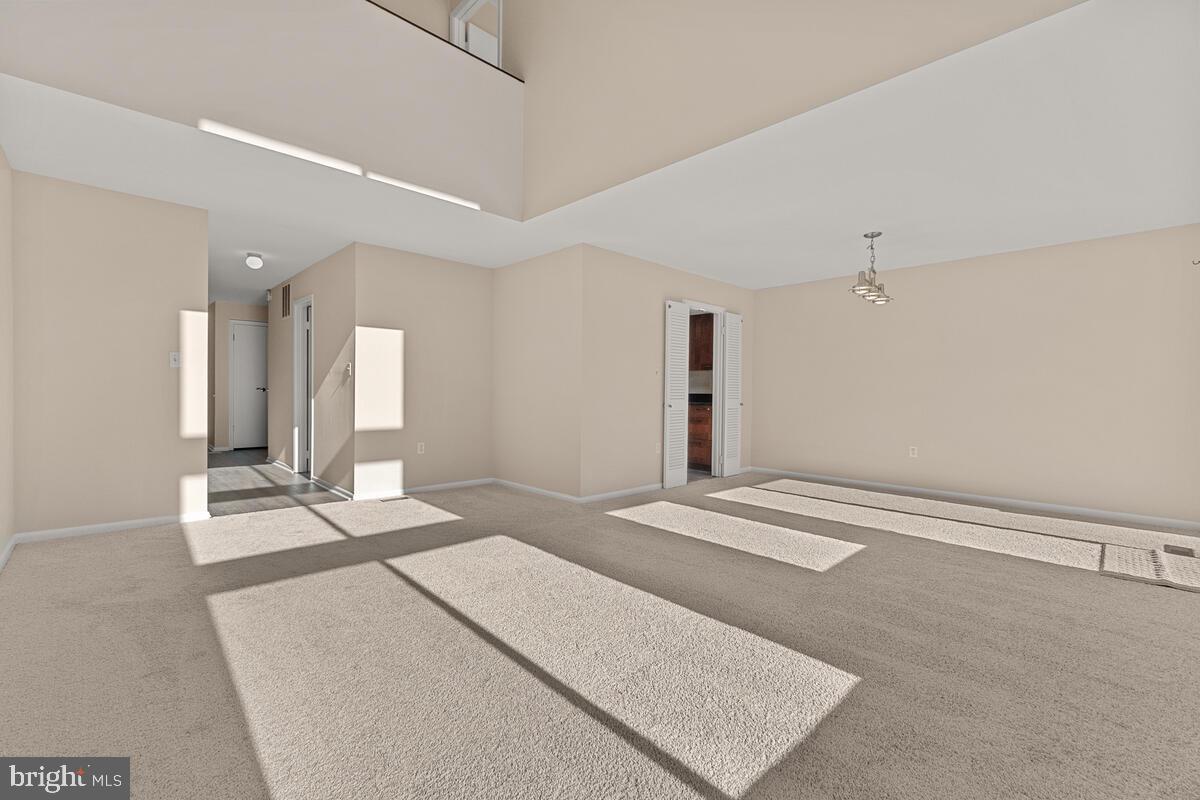 5689 Vantage Point Road Columbia, MD 21044 - Photo 16 of 41 Living room