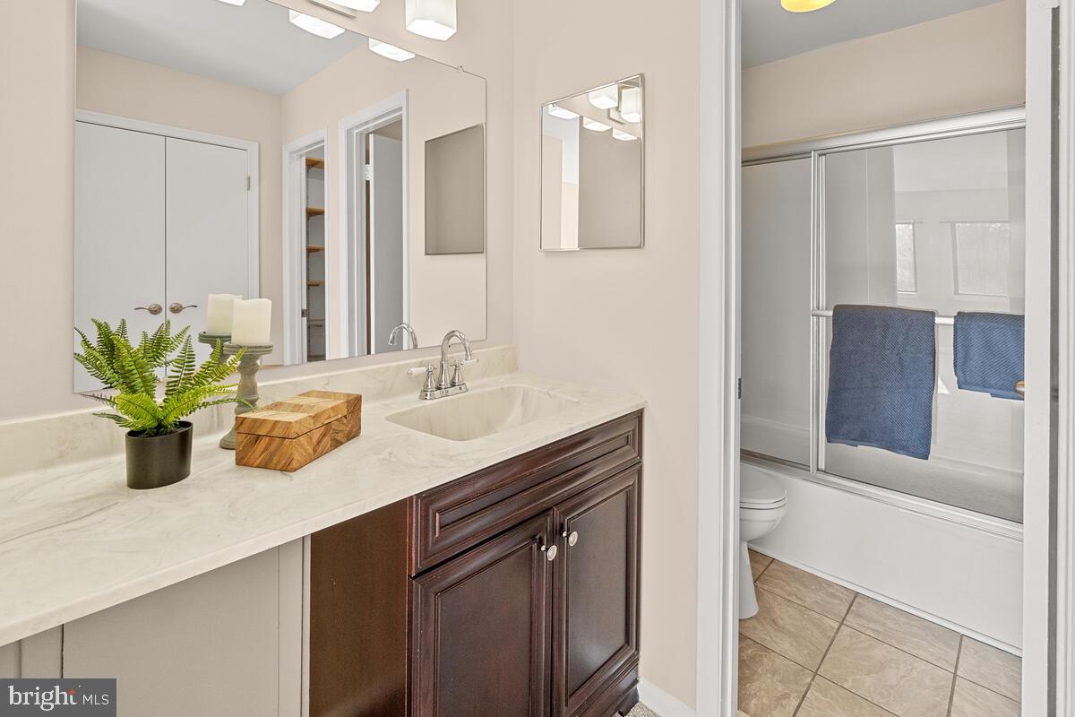 5689 Vantage Point Road Columbia, MD 21044 - Photo 21 of 41 Primary bedroom bath