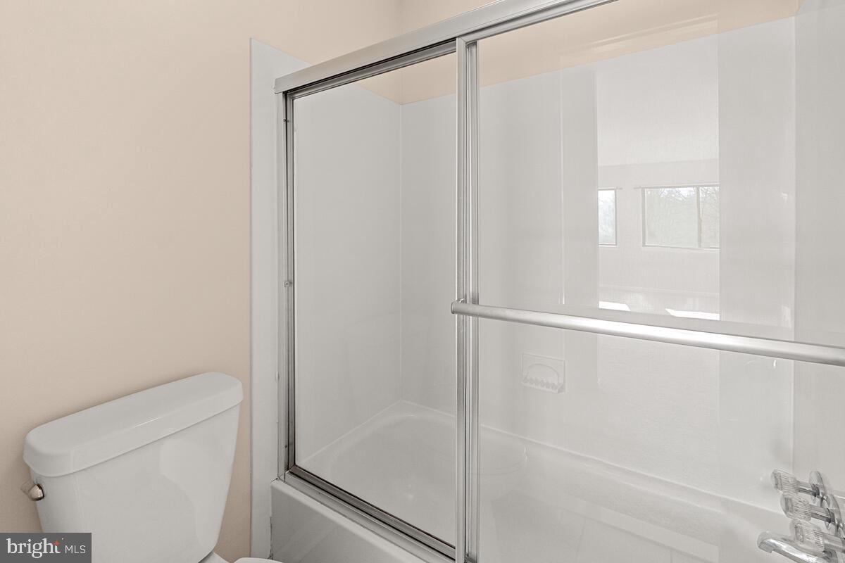 5689 Vantage Point Road Columbia, MD 21044 - Photo 23 of 41 Primary bedroom bath