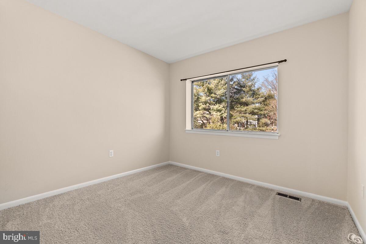 5689 Vantage Point Road Columbia, MD 21044 - Photo 24 of 41 Bedroom one