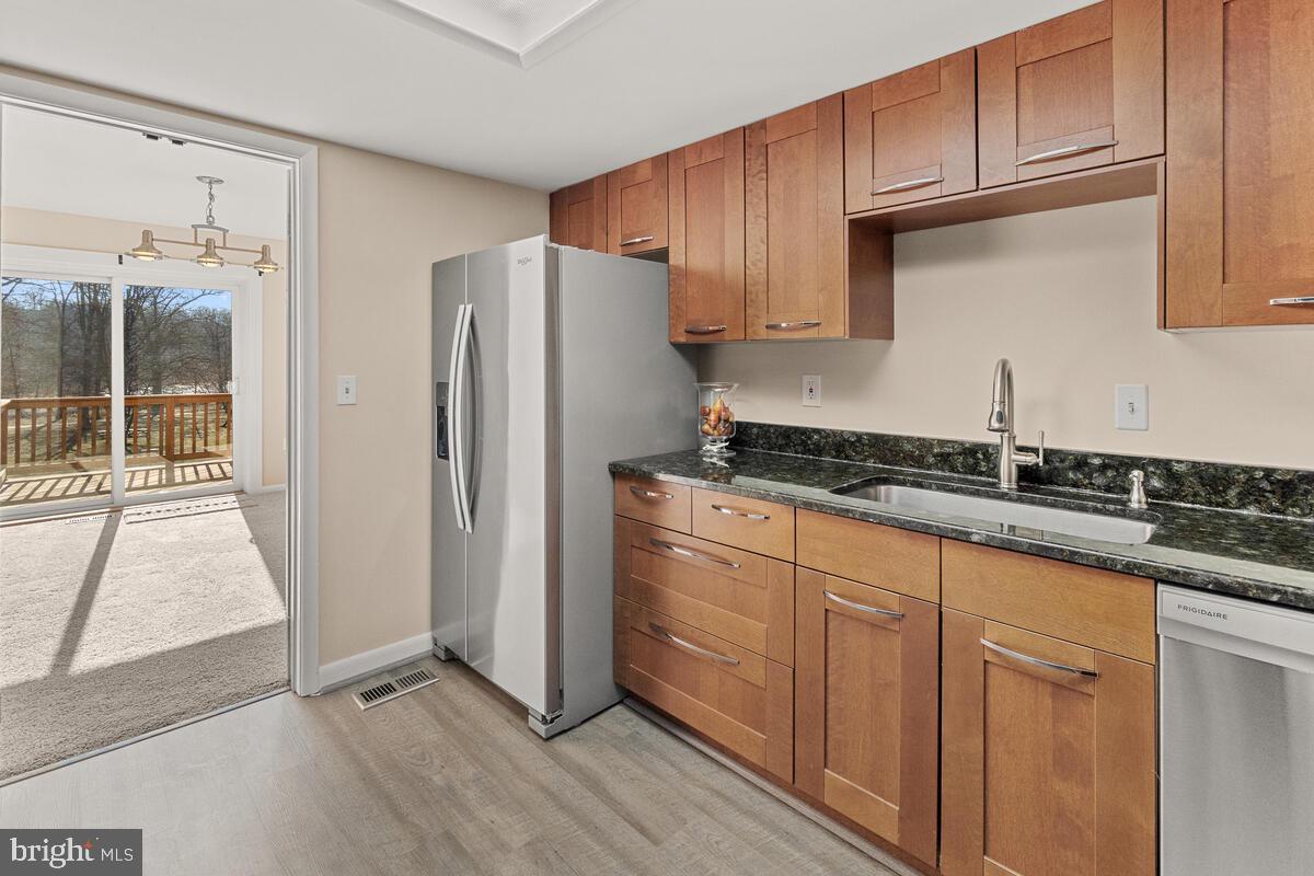 5689 Vantage Point Road Columbia, MD 21044 - Photo 6 of 41 Kitchen