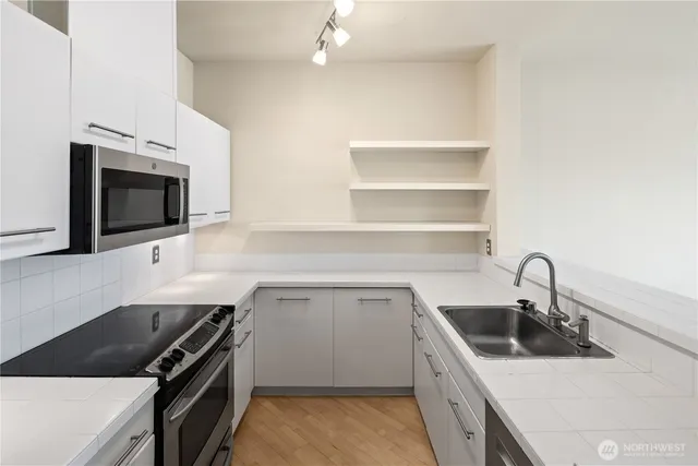 $924,950 | 700 East Denny Way, Unit PH3, Seattle, WA 98122