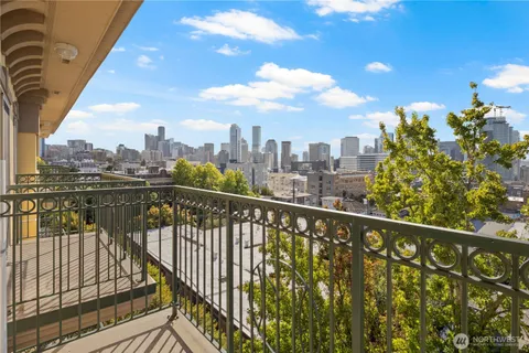 $874,995 | 700 East Denny Way, Unit PH3, Seattle, WA 98122