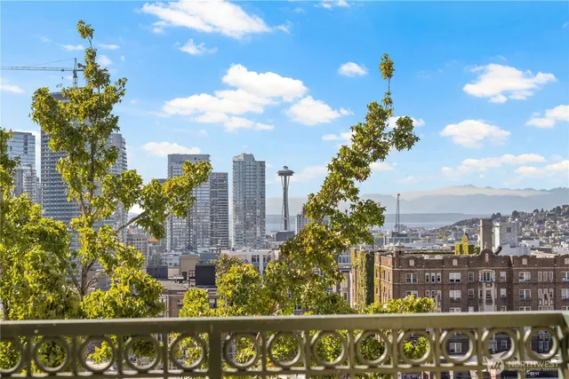 $924,950 | 700 East Denny Way, Unit PH3, Seattle, WA 98122
