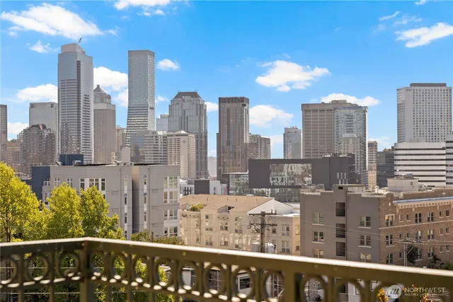 $924,950 | 700 East Denny Way, Unit PH3, Seattle, WA 98122