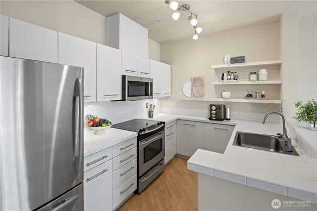 $924,950 | 700 East Denny Way, Unit PH3, Seattle, WA 98122