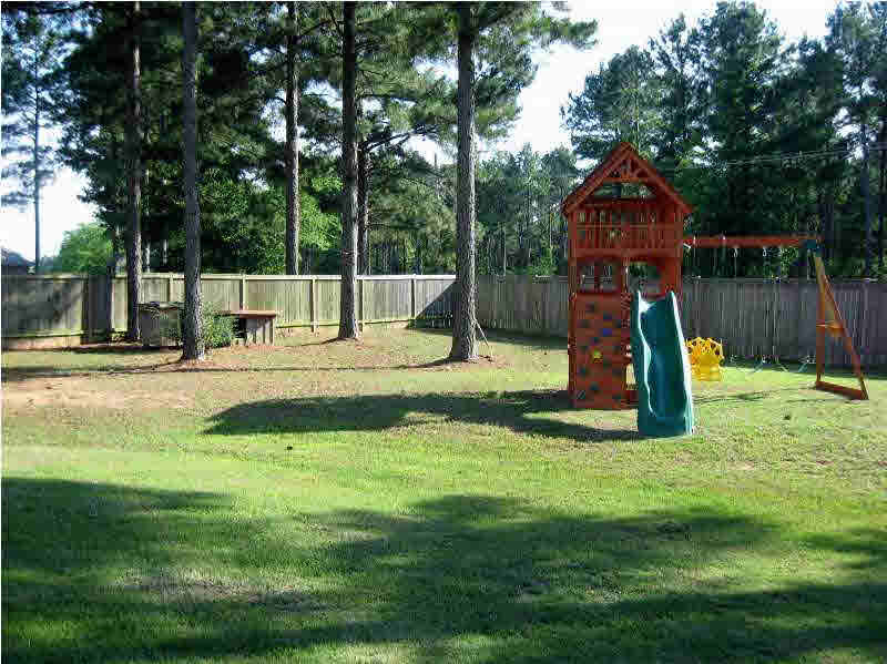 170 Sycamore Ridge Madison, MS 39110 - Photo 17 of 19 Back yard is completely fenced