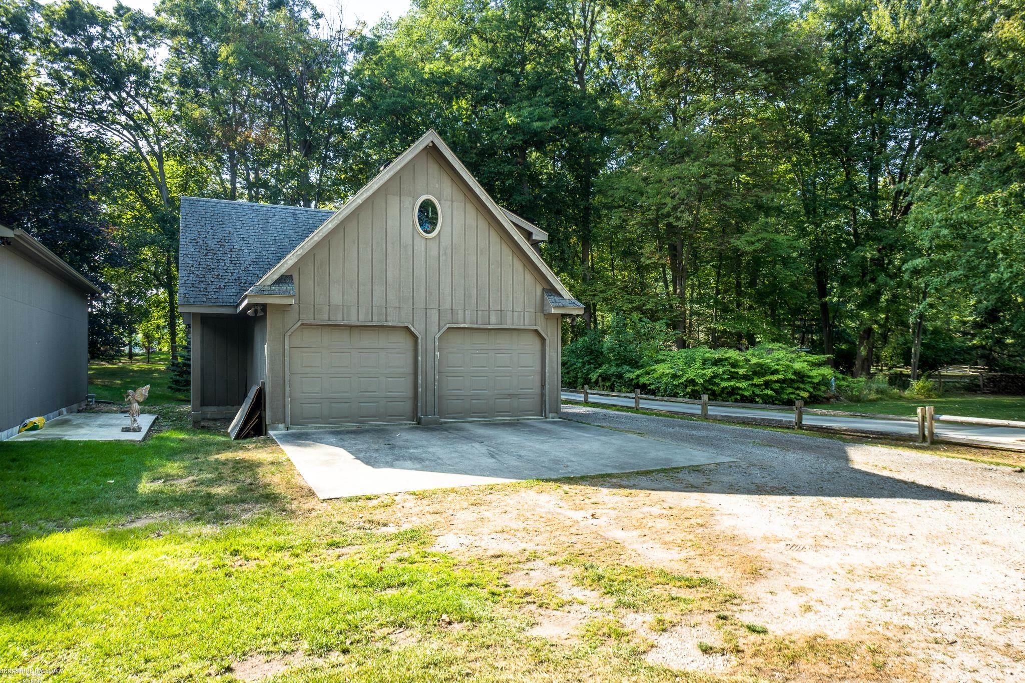 4860 Lakeshore Road Fort Gratiot, MI 48059 - Photo 47 of 51 50092300-46.JPG