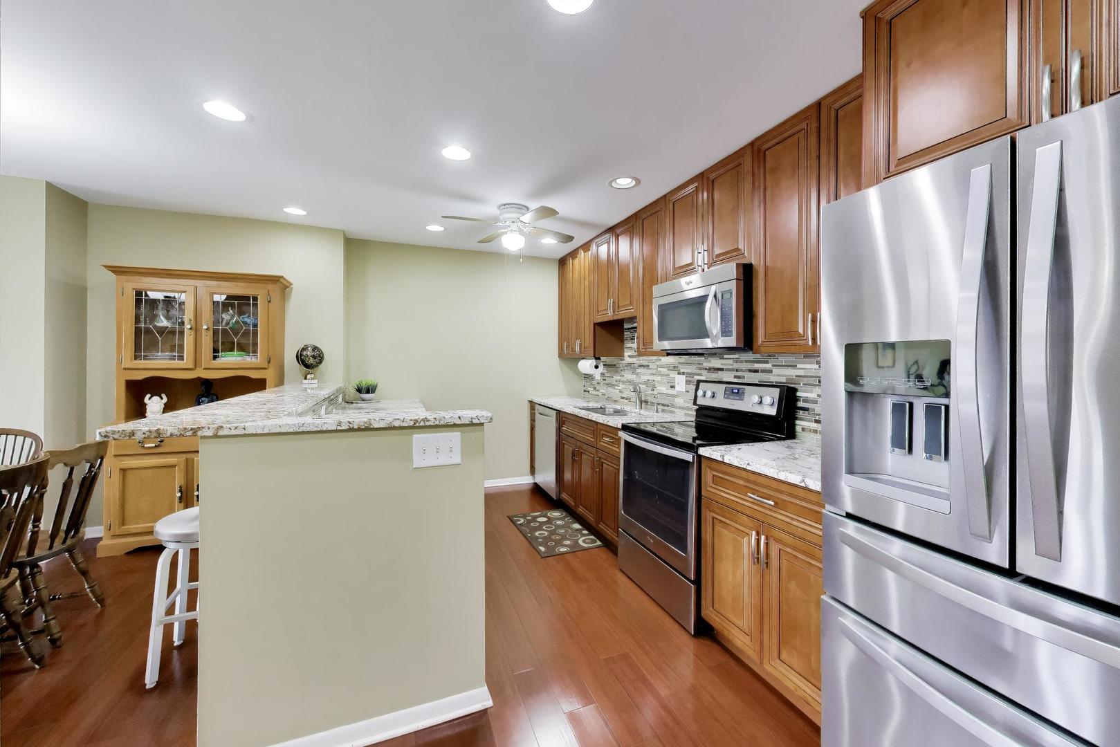 201 Thames Parkway, Unit 3G Park Ridge, IL 60068 - Photo 15 of 27