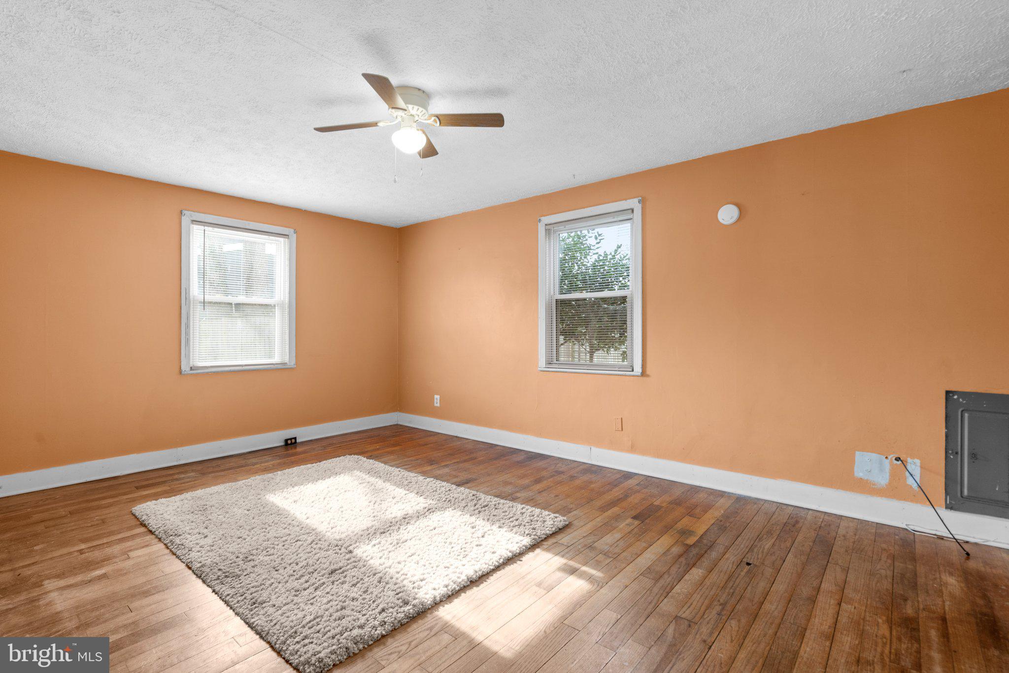 2001 Rittenhouse Street Hyattsville, MD 20782 - Photo 2 of 27 Living Room