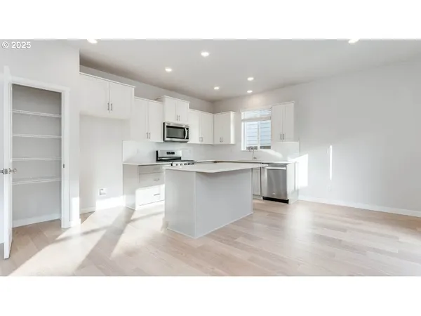 $564,995 | 2006 Aspen Lane, Forest Grove, OR 97116