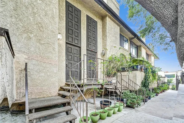 $475,000 | 8750 Kester Avenue, Unit 31, Panorama City, CA 91402