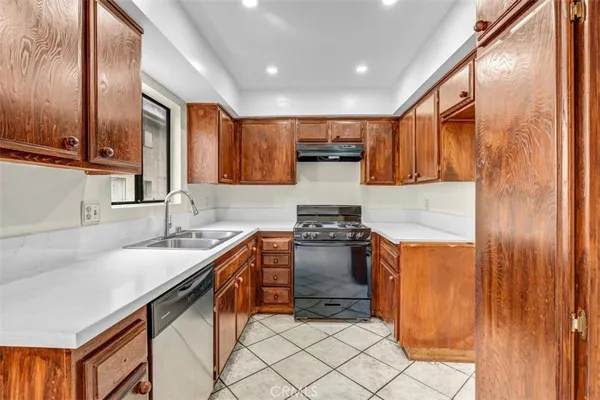 $475,000 | 8750 Kester Avenue, Unit 31, Panorama City, CA 91402