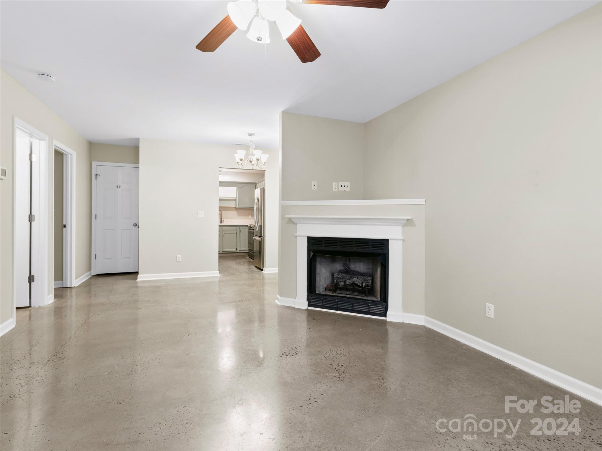 36 Queen Road, Unit D Candler, NC 28715 - Photo 3 of 22 Gallery Image 3
