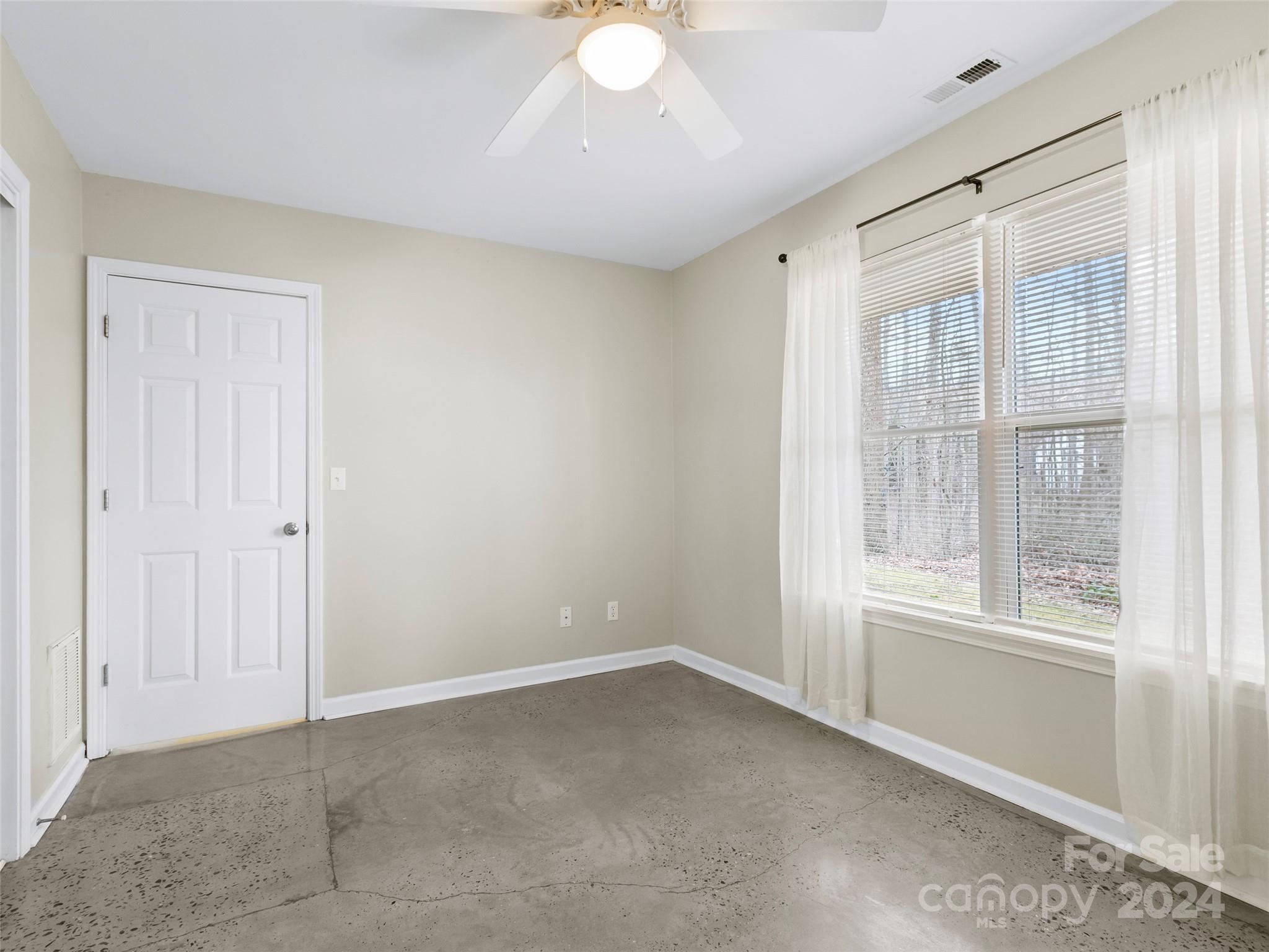 36 Queen Road, Unit D Candler, NC 28715 - Photo 8 of 22 Gallery Image 8