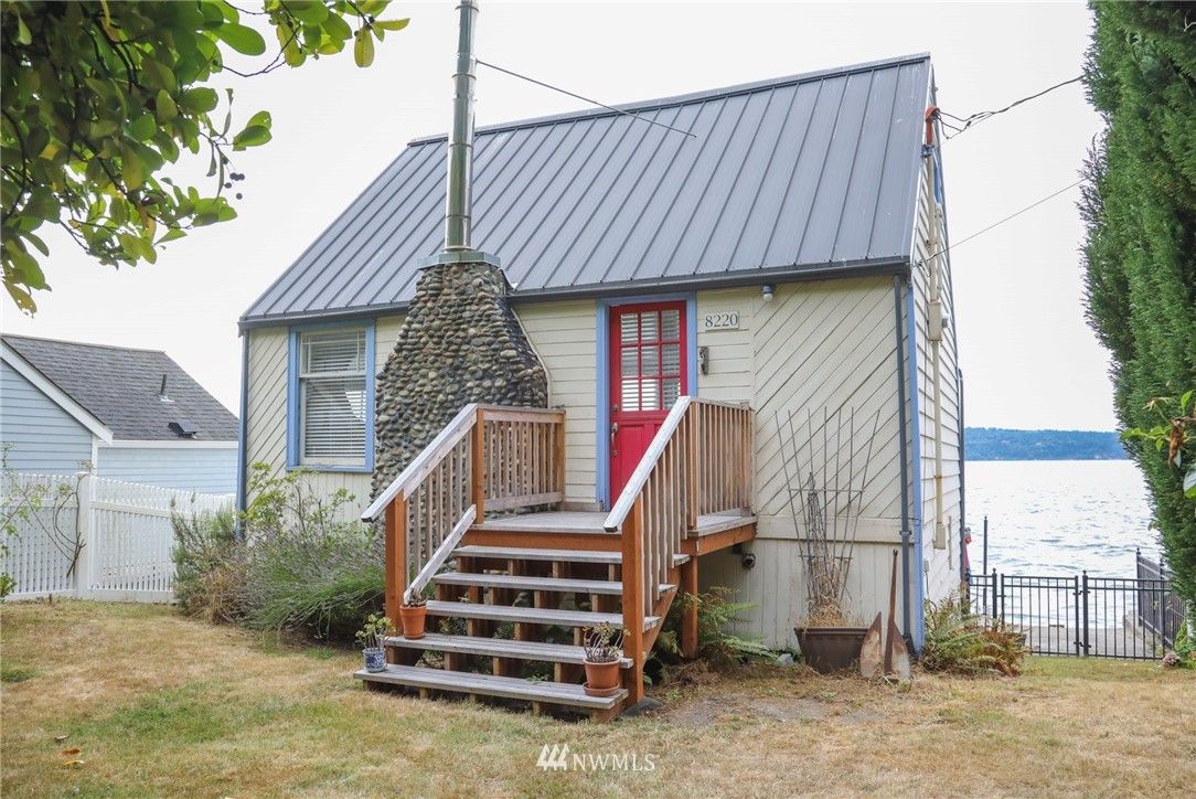 8220 Naketa Beach Walk, Mukilteo, WA 98275 Compass