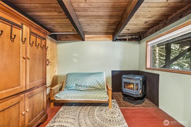 $350,000 | 710 Snoqualmie Drive, Snoqualmie Pass, WA 98068