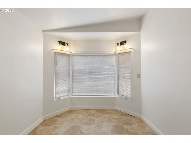 $439,000 | 2414 Brockway Road, Winston, OR 97496